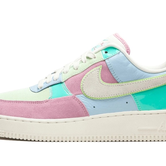 NWOT Nike Air Force 1 07 QS Easter - Picture 8 of 10